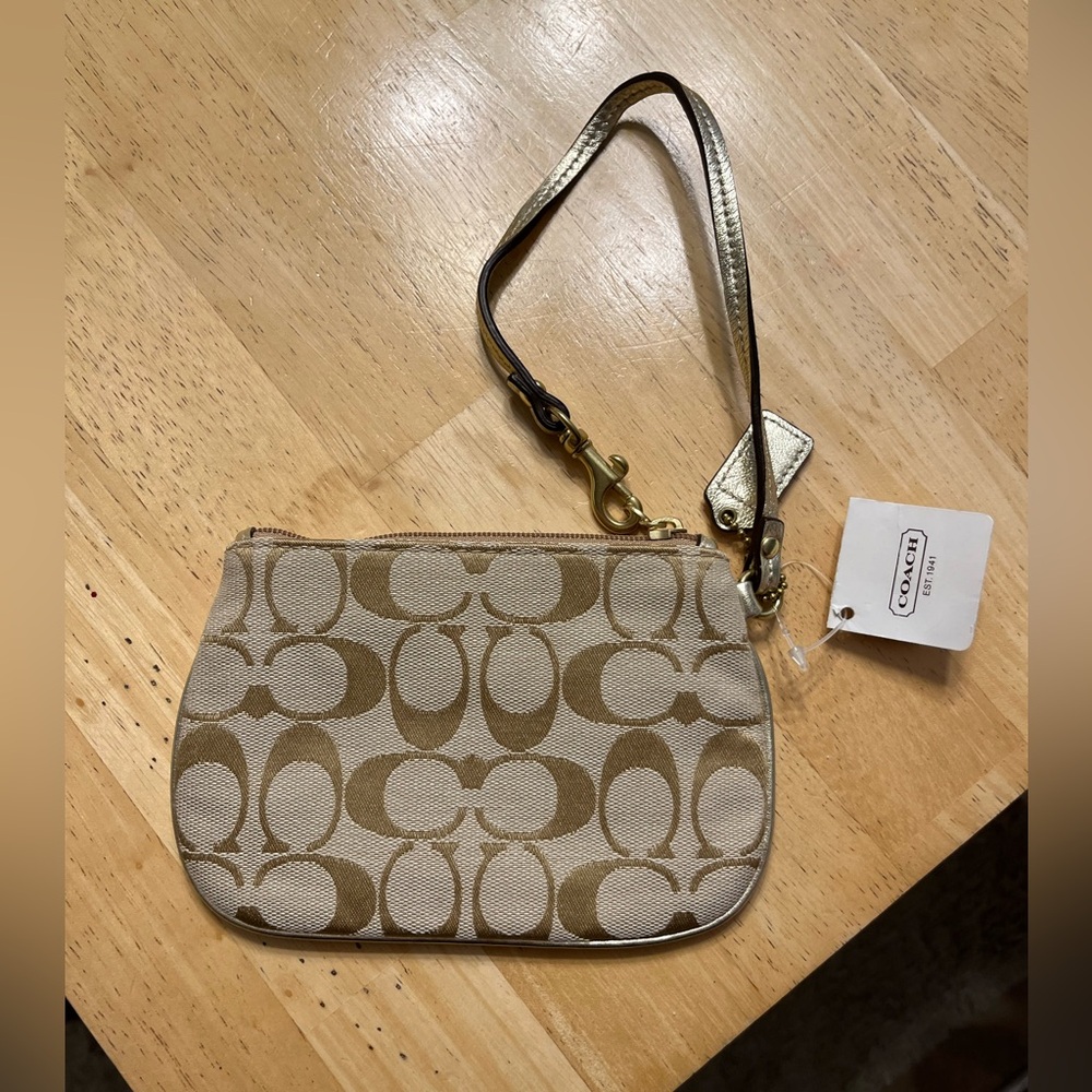 Coach F45659 gold wristlet wallet New With Tags (NWT)